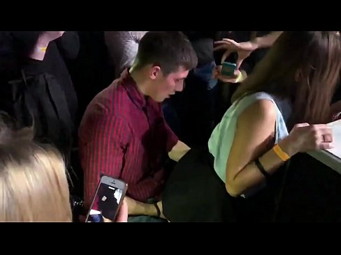 ❤️ ibalopo gidi ni a Russian nightclub. 18-odun-atijọ Russian girl ni anus ati obo buru jai ni a nightclub ❤ ni onihoho% yo.hdpornpics.ru%